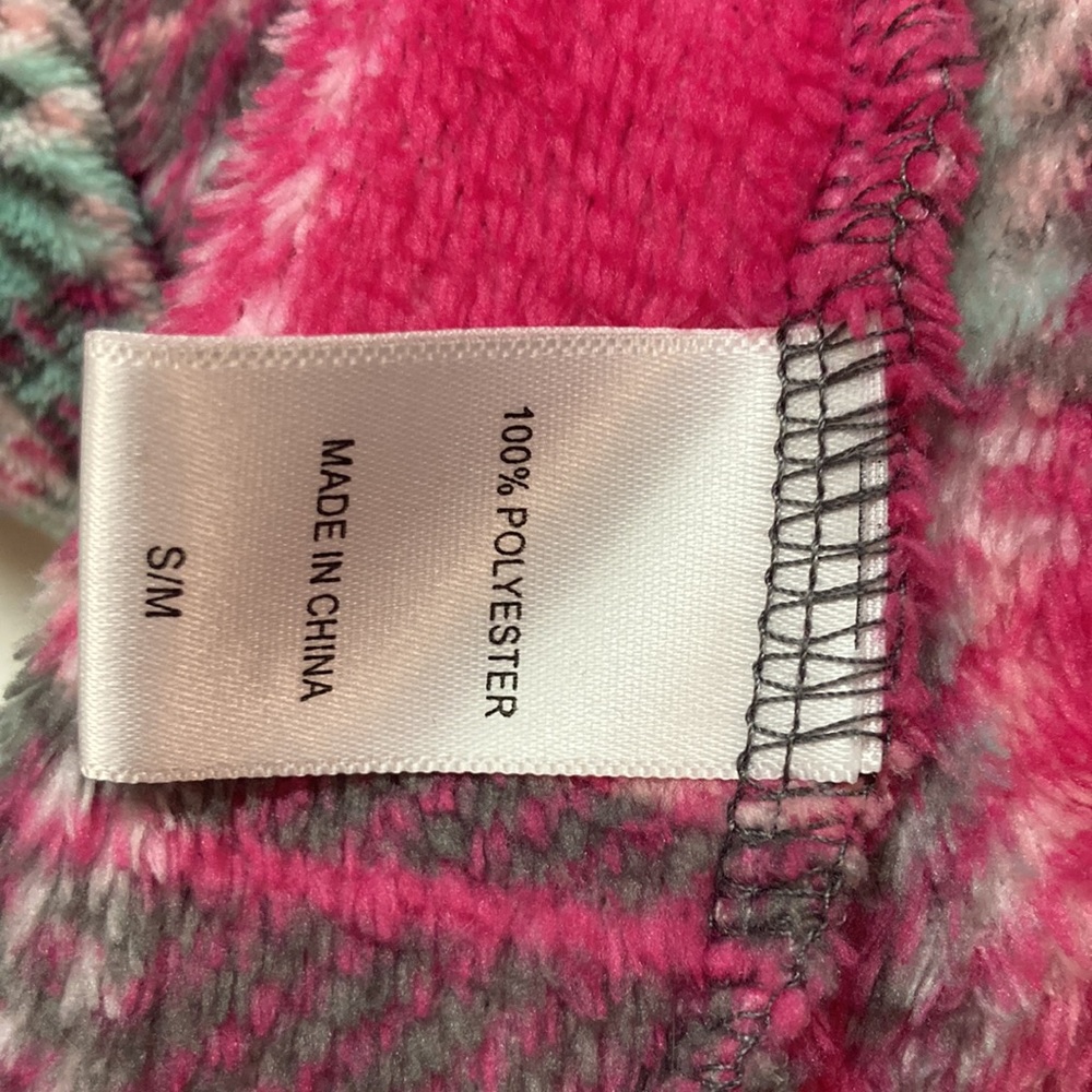 Ulta Beauty Plush Plaid Pink & Gray Robe - Picture 7 of 7